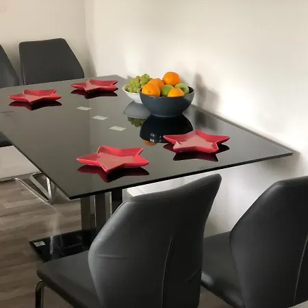 Grande 14 M2 Avec Salle De Bain Privative A Prefecture Proche La Defense Arena Campus Sncf Et Paris Privat bolig Nanterre